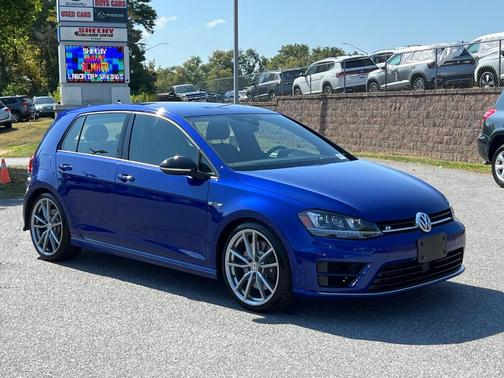 2017 Volkswagen Golf R 4-Door