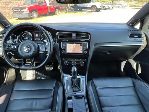 2017 Volkswagen Golf R 4-Door