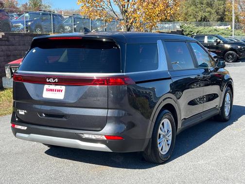 2023 Kia Carnival LX