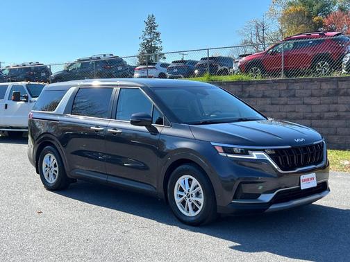 2023 Kia Carnival LX