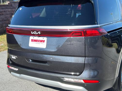 2023 Kia Carnival LX