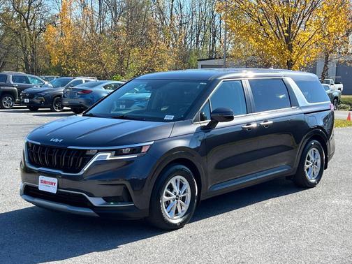 2023 Kia Carnival LX