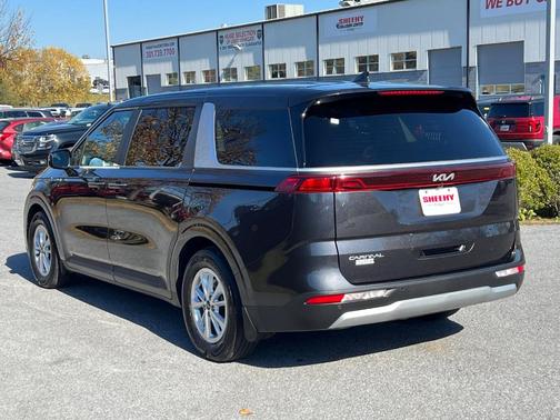 2023 Kia Carnival LX