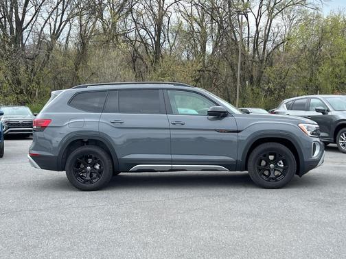 2025 Volkswagen Atlas 2.0T Peak Edition