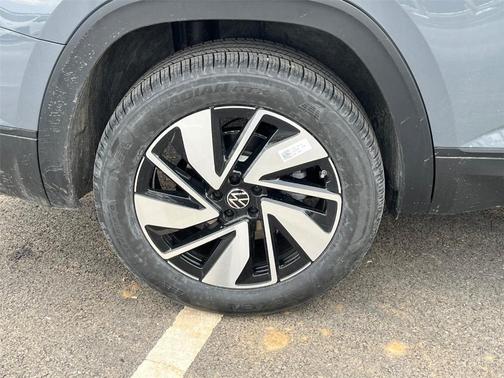 Pure Gray 2026 Volkswagen Atlas 2.0T SE W/TECHNOLOGY