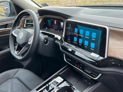 Pure Gray 2026 Volkswagen Atlas 2.0T SE W/TECHNOLOGY