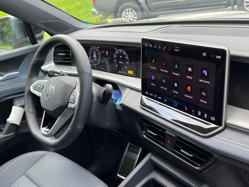 2025 Volkswagen Tiguan 2.0T SE R-Line Black