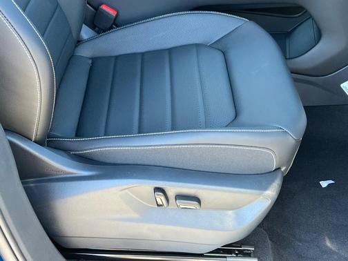 2025 Volkswagen Atlas Cross Sport 2.0T SEL R-Line Black
