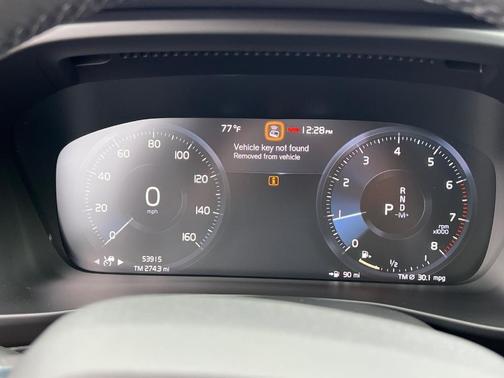 2022 Volvo XC40 T5 R-Design