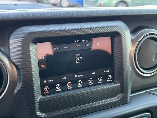 2022 Jeep Wrangler Sport