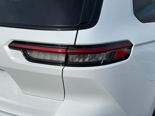 2022 Jeep Grand Cherokee L Laredo