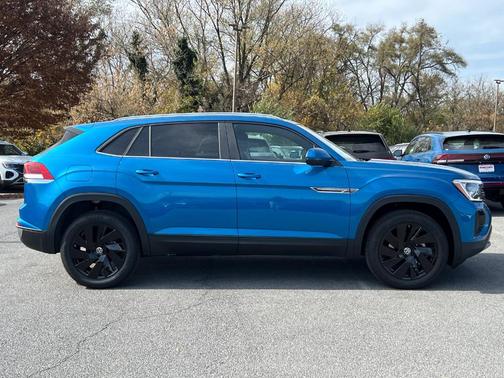 2025 Volkswagen Atlas Cross Sport 2.0T SE w/Technology