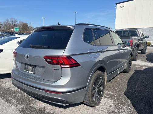 Pyrite Silver Metallic 2021 Volkswagen Tiguan 2.0T SE R-Line Black