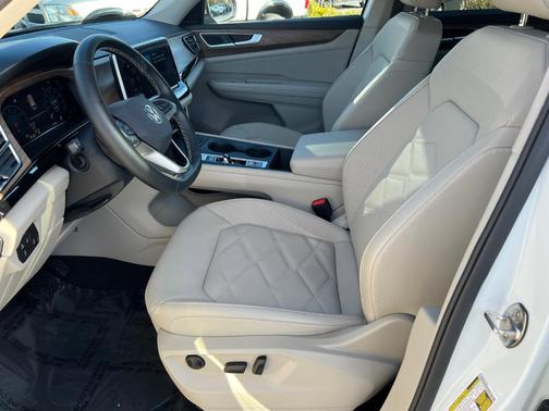 2025 Volkswagen Atlas 2.0T SE