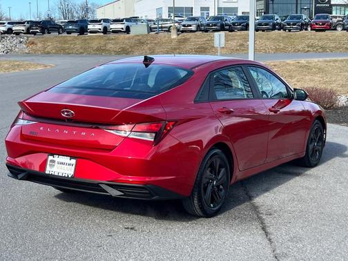 2021 Hyundai ELANTRA SEL