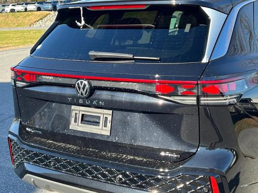 2026 Volkswagen Tiguan 2.0T SEL R-Line