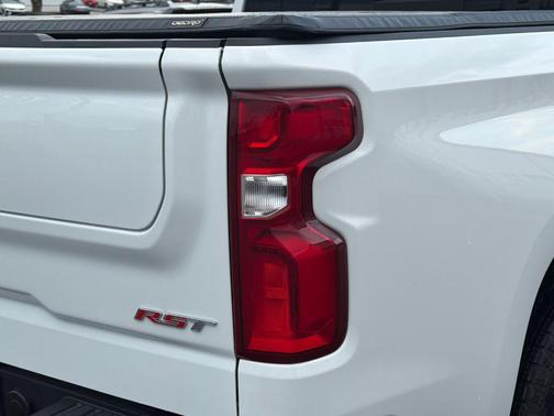 Summit White 2025 Chevrolet Silverado 1500 RST