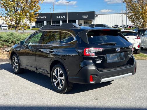 2022 Subaru Outback Touring