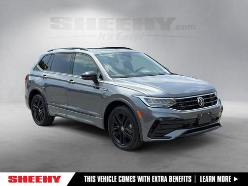 Platinum Gray Metallic 2022 Volkswagen Tiguan 2.0T SE R-Line Black