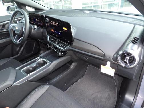 2026 Chevrolet Equinox EV LT 1