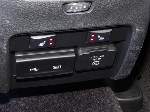 White 2019 Jeep Cherokee Overland