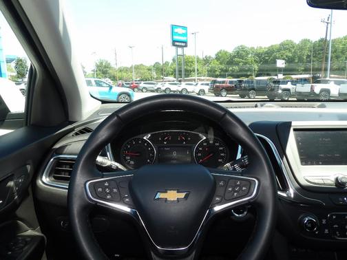 White 2024 Chevrolet Equinox LT