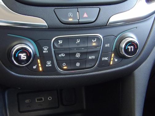 White 2024 Chevrolet Equinox LT