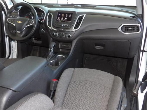 White 2024 Chevrolet Equinox LT
