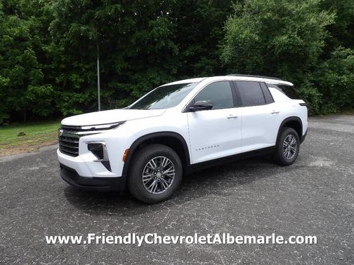 White 2026 Chevrolet Traverse LT