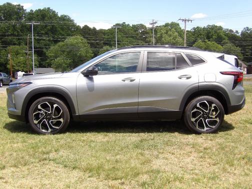 Gray 2026 Chevrolet Trax 2RS