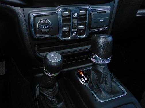 Black 2021 Jeep Gladiator Sport