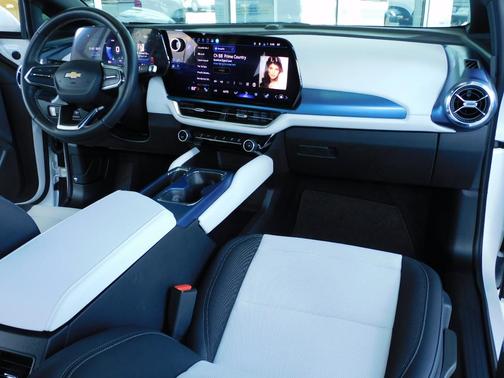 2024 Chevrolet Equinox EV LT