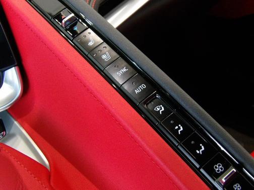 2025 Chevrolet Corvette Stingray w/2LT