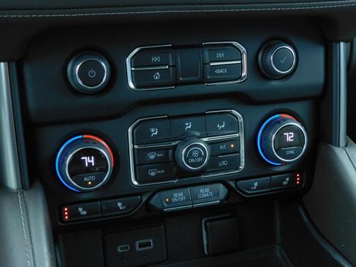 2022 Chevrolet Suburban LT