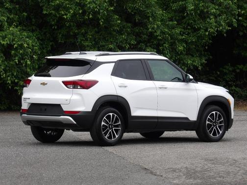 White 2025 Chevrolet Trailblazer LT