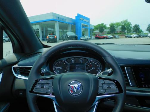 2022 Buick Enclave Essence