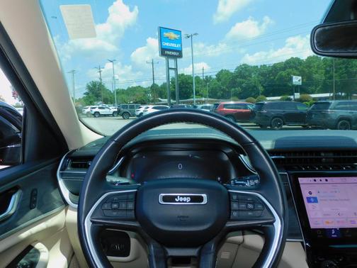 Red 2022 Jeep Grand Cherokee Limited