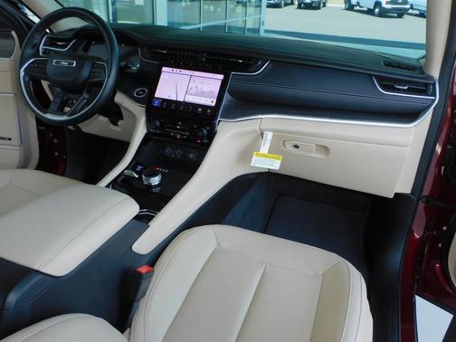 Red 2022 Jeep Grand Cherokee Limited