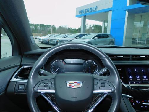 2025 Cadillac XT6 Premium Luxury FWD