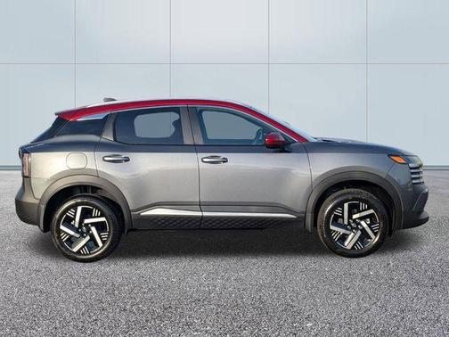 Gun Metallic/Scarlet Ember Tintcoat 2026 Nissan Kicks SV