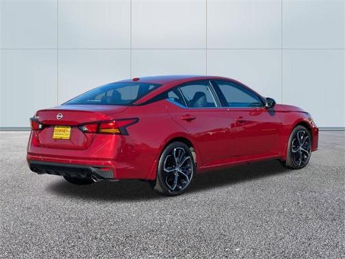 2025 Nissan Altima SR FWD
