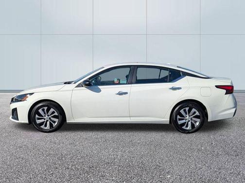 2025 Nissan Altima S FWD