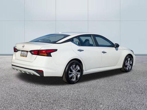 2025 Nissan Altima S FWD