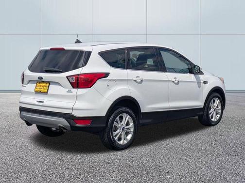 Oxford White 2019 Ford Escape SE