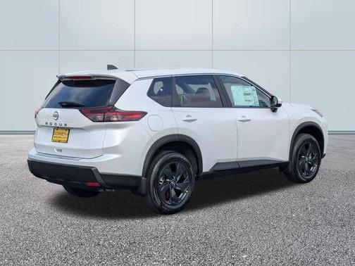 Everest White Pearl Tricoat 2026 Nissan Rogue SV