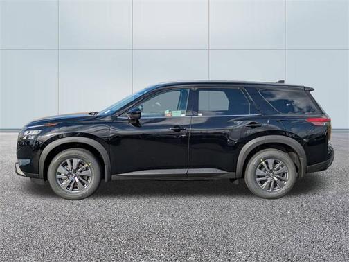 2025 Nissan Pathfinder S FWD