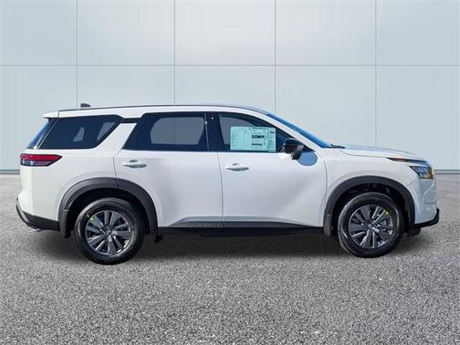 2025 Nissan Pathfinder S FWD