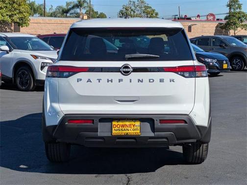 2025 Nissan Pathfinder S FWD