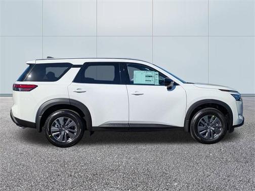 2025 Nissan Pathfinder S FWD