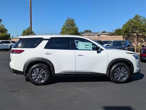 2025 Nissan Pathfinder S FWD